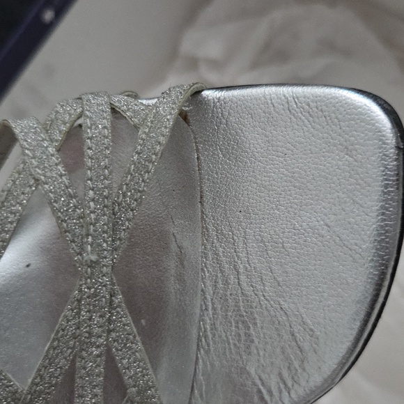 Stuart Weizmann strappy crystal sandle Pre-owned In Box - Picture 3 of 13